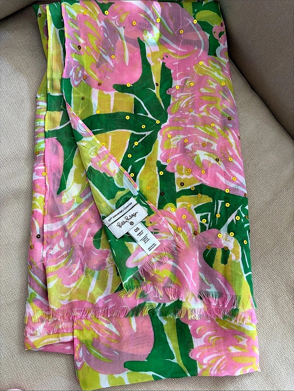 🩷Lilly Pulitzer💚 BUNDLE Lilly Pink Top, Lilly cosmetic bag & Lilly scarf wrap - Picture 3 of 6